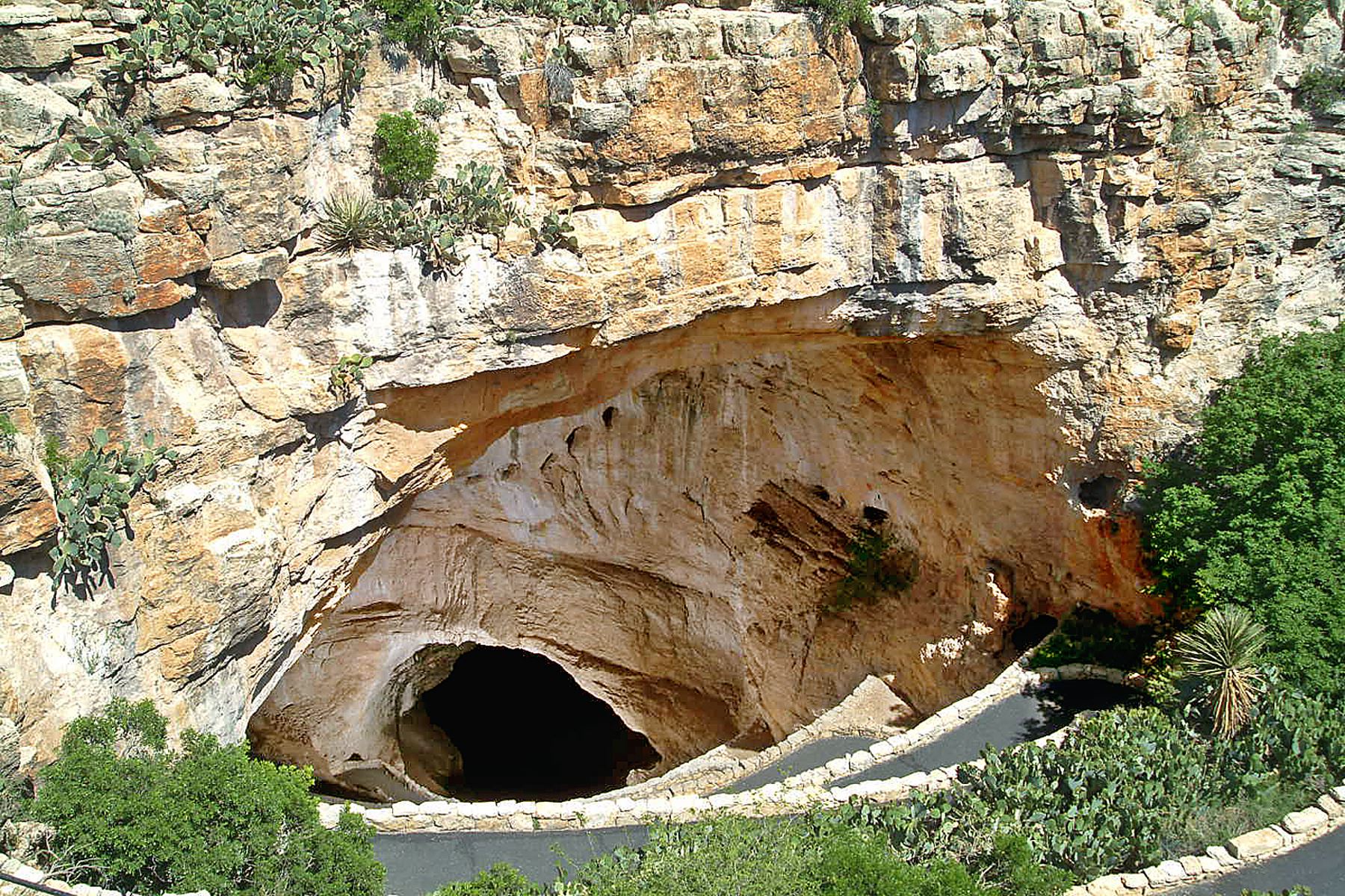 cc_entrance_jones